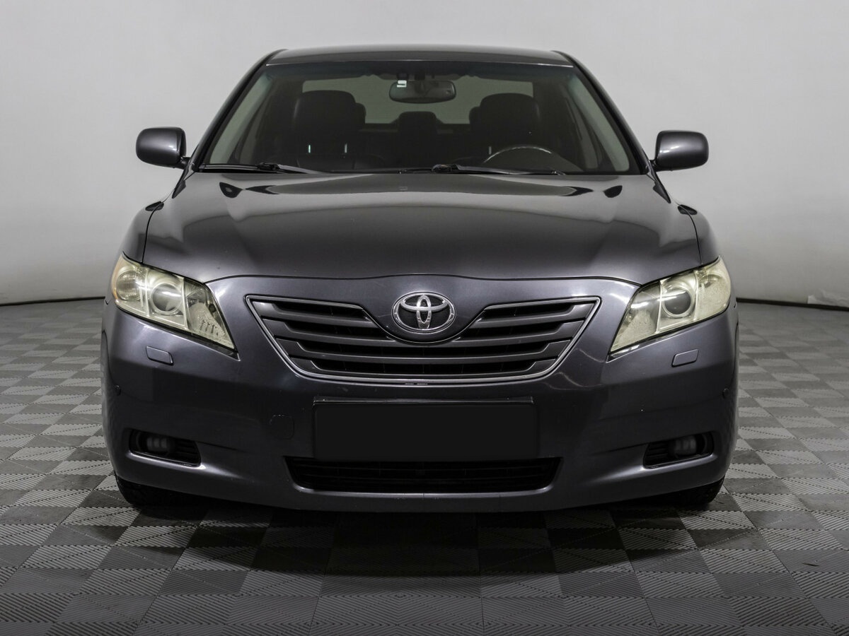 Купить Toyota Camry с пробегом. Фото: #1