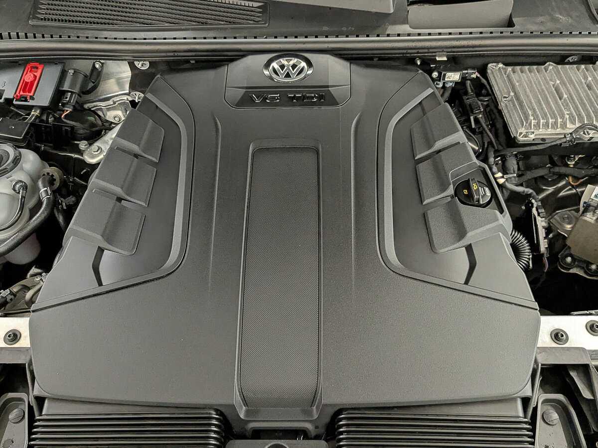 Купить Volkswagen Touareg с пробегом. Фото: #8