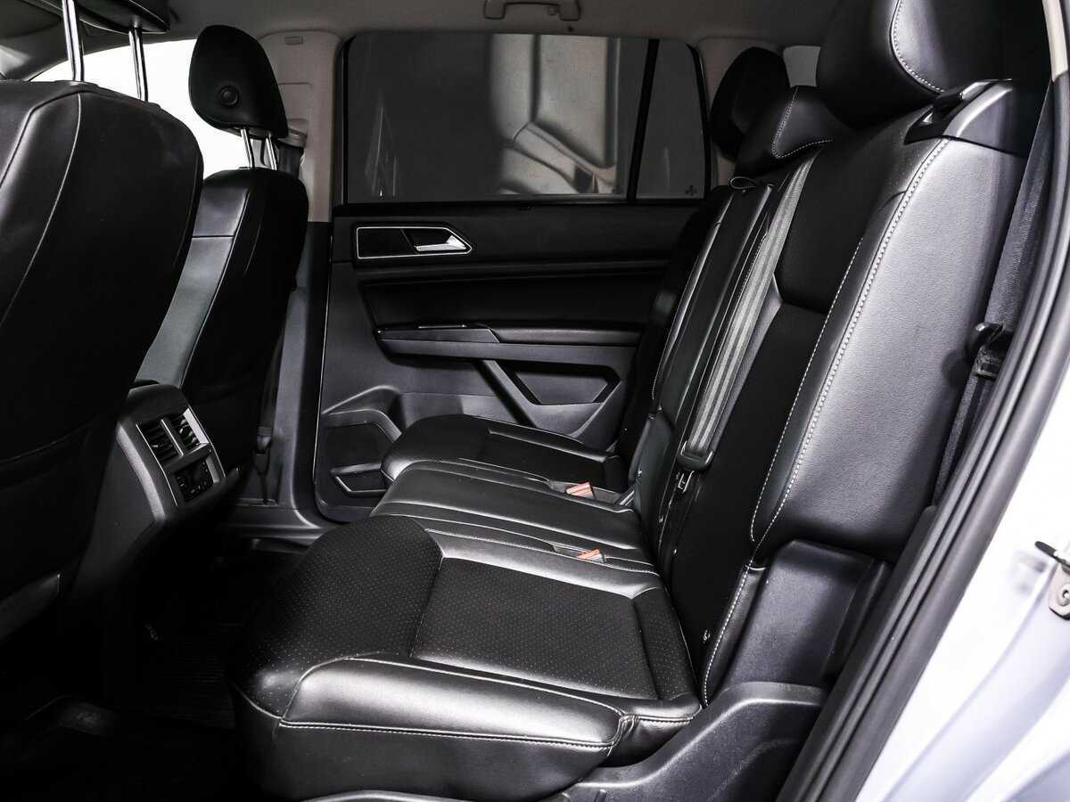 Купить Volkswagen Teramont с пробегом. Фото: #11