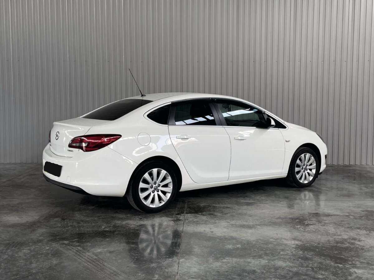 Купить Opel Astra с пробегом. Фото: #4
