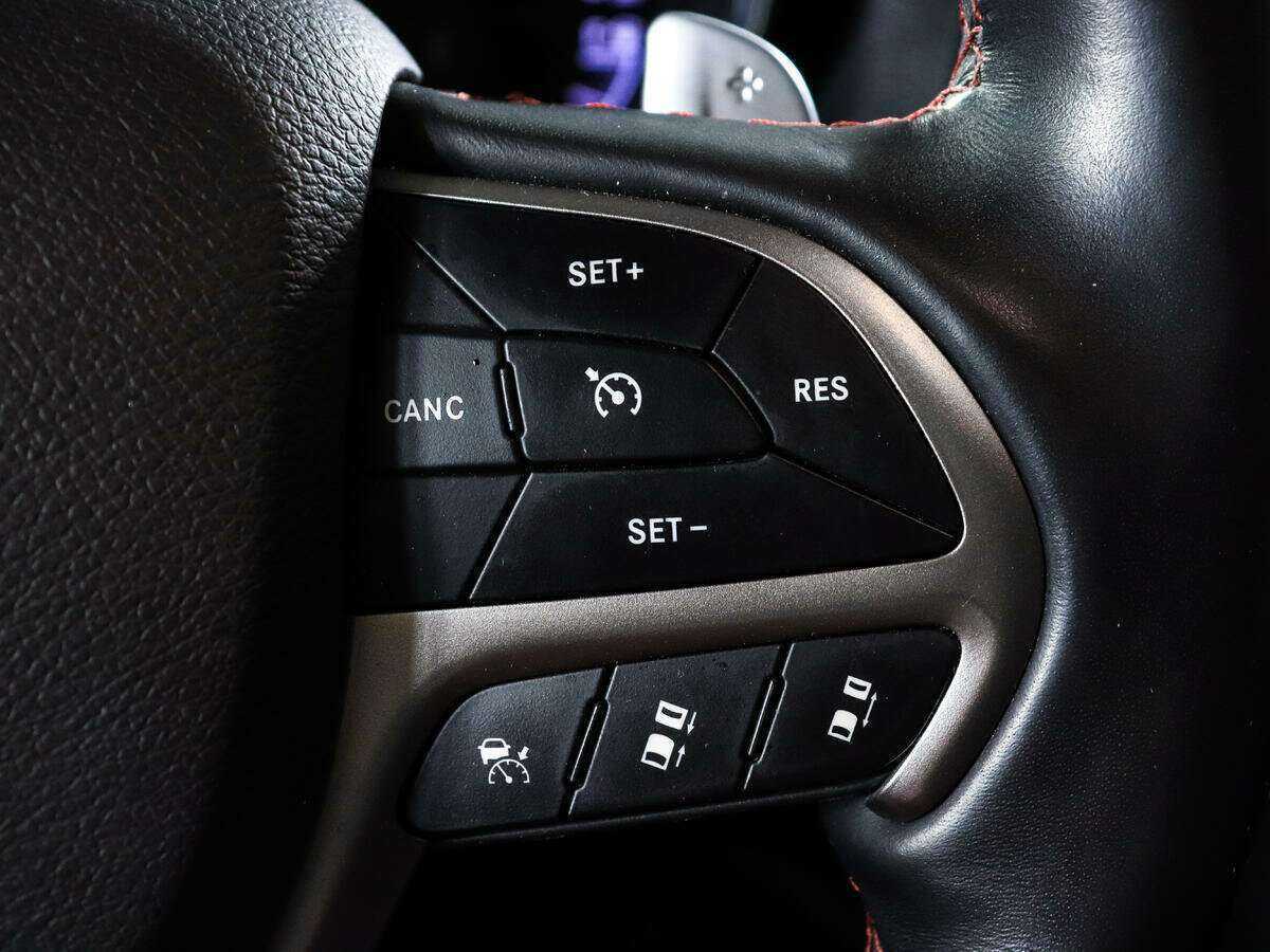 Купить Jeep Grand Cherokee с пробегом. Фото: #20
