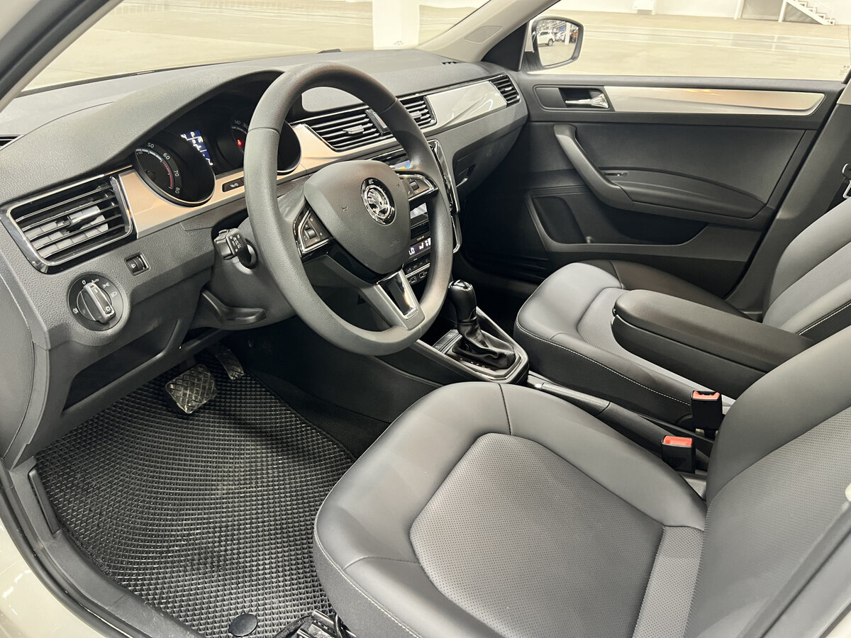 Купить Skoda Rapid с пробегом. Фото: #14