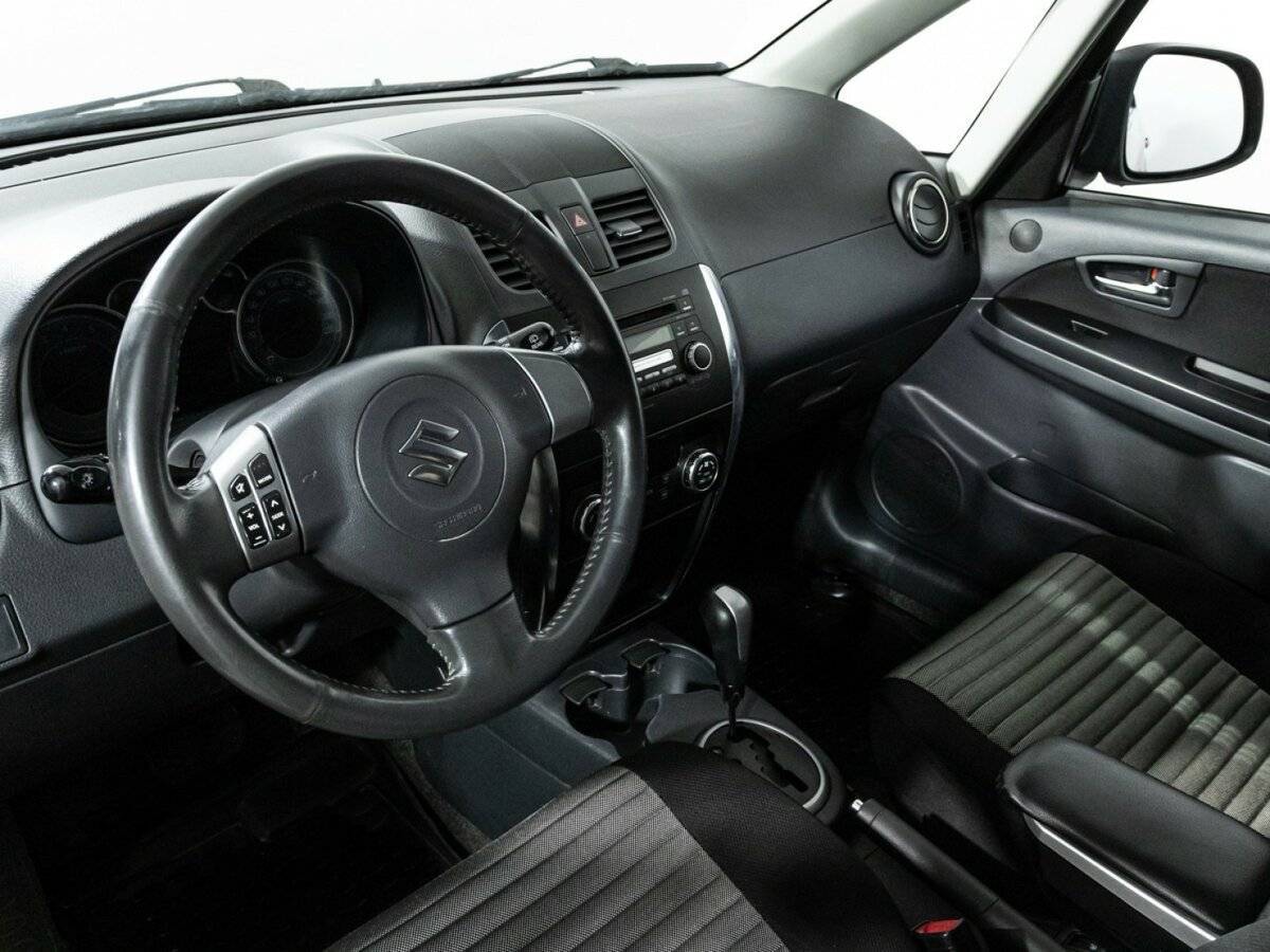 Купить Suzuki SX4 с пробегом. Фото: #10