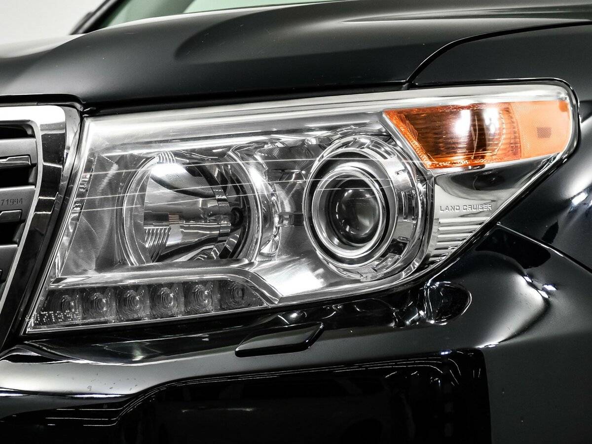 Купить Toyota Land Cruiser с пробегом. Фото: #14
