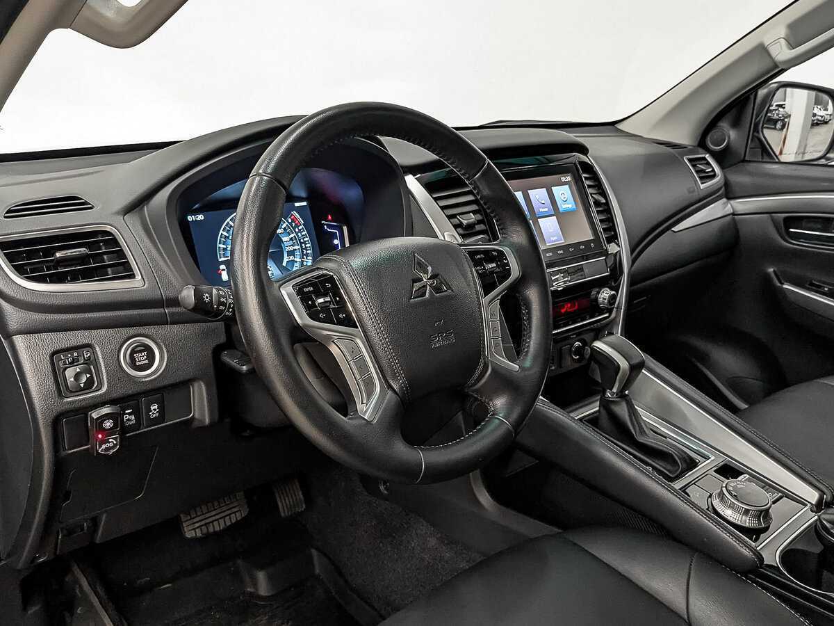 Купить Mitsubishi Montero Sport с пробегом. Фото: #12