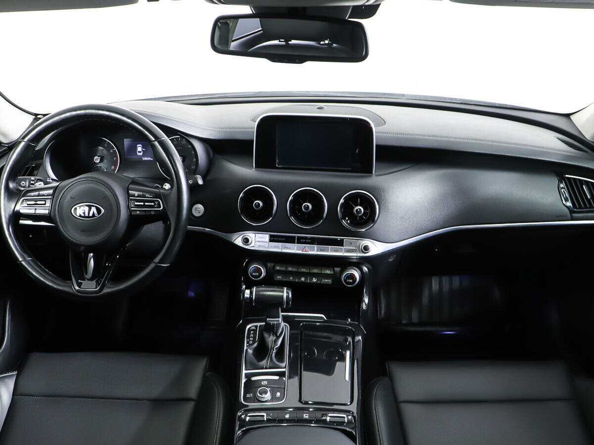 Купить Kia Stinger с пробегом. Фото: #10