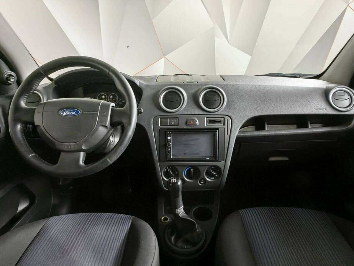 Купить Ford Fusion с пробегом. Фото: #9