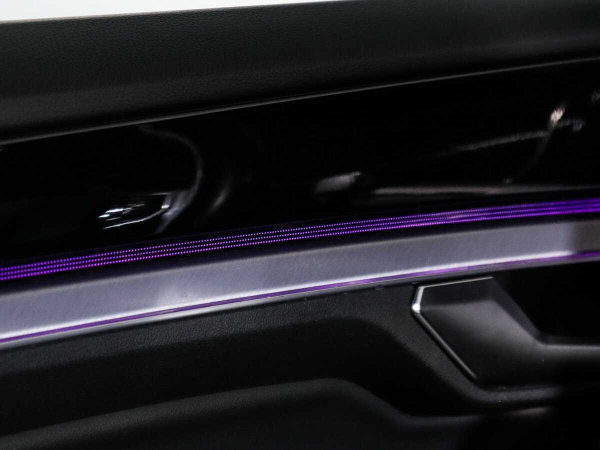 Купить Volkswagen Touareg с пробегом. Фото: #12