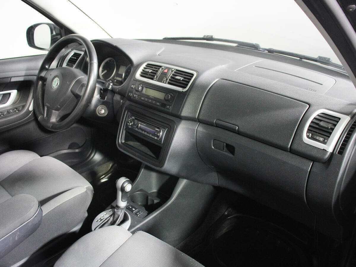 Купить Skoda Fabia с пробегом. Фото: #6