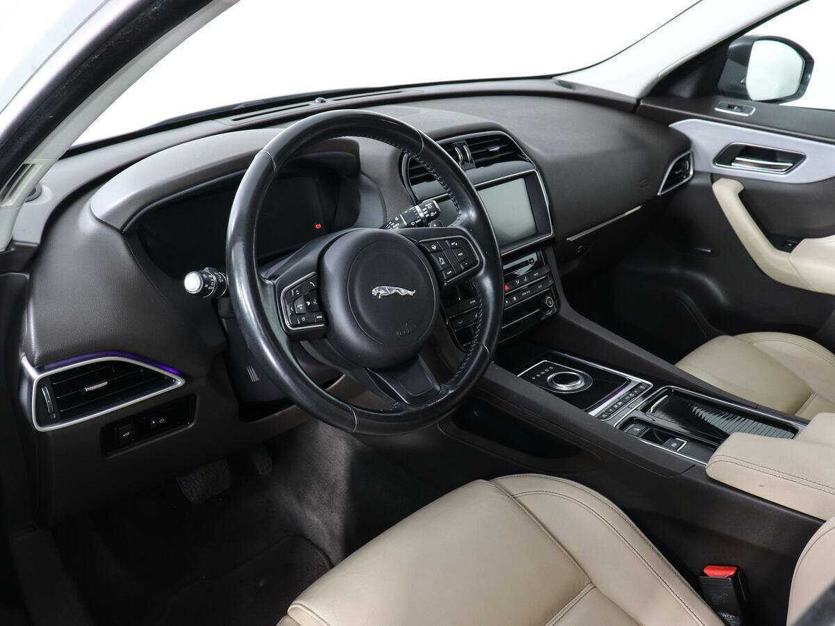 Купить Jaguar F-Pace с пробегом. Фото: #8