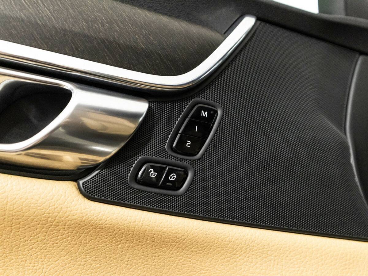 Купить Volvo V90 Cross Country с пробегом. Фото: #16