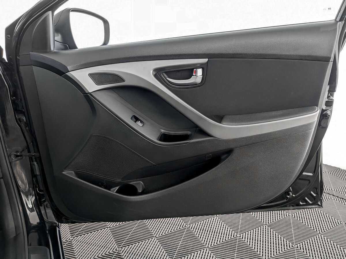Купить Hyundai Elantra с пробегом. Фото: #19