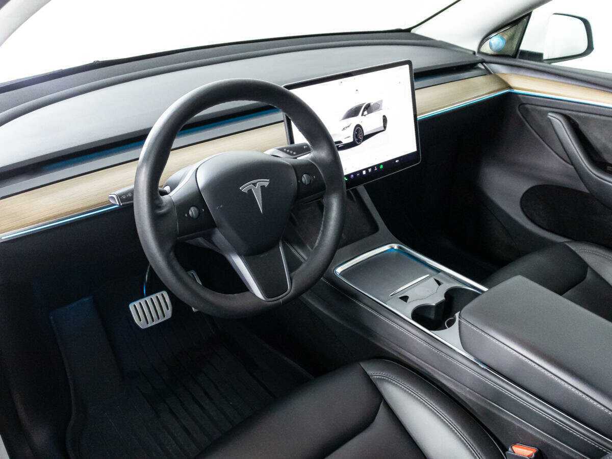 Купить Tesla Model Y с пробегом. Фото: #10