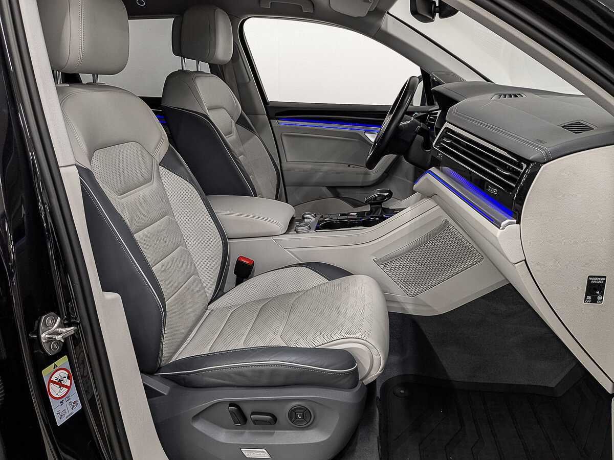 Купить Volkswagen Touareg с пробегом. Фото: #23