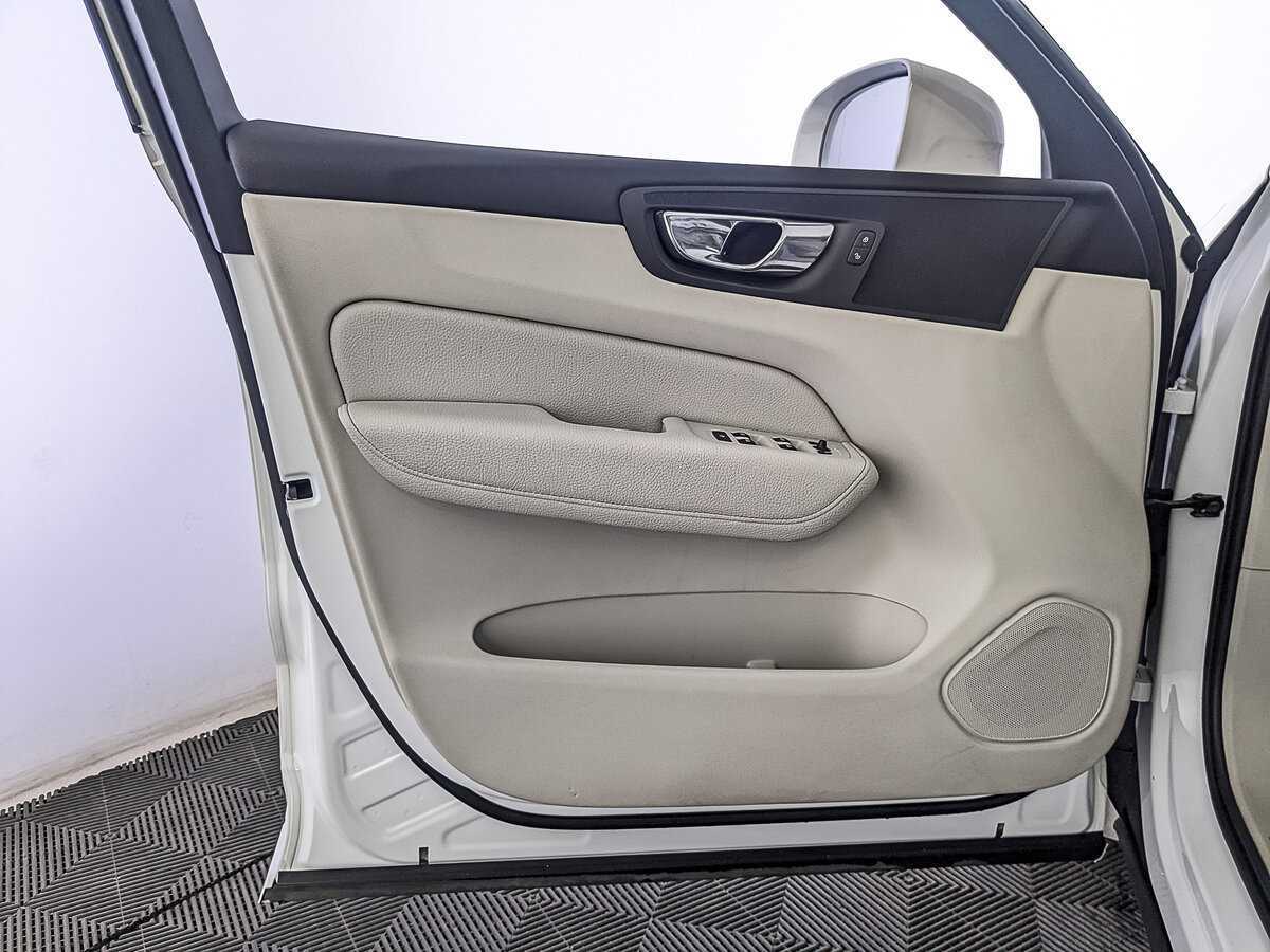 Купить Volvo XC60 с пробегом. Фото: #18