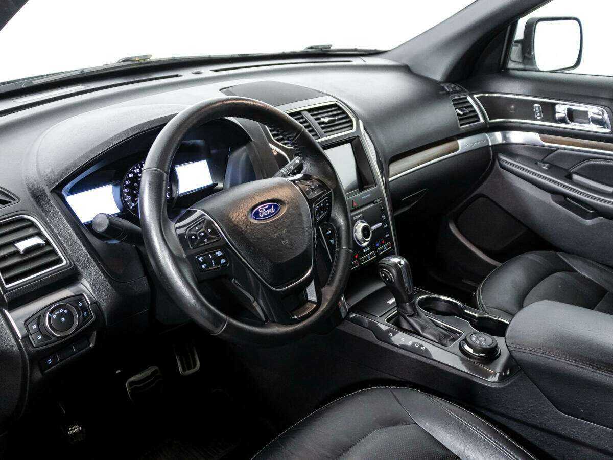 Купить Ford Explorer с пробегом. Фото: #10