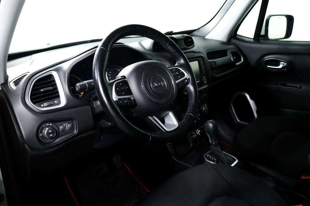Купить Jeep Renegade с пробегом. Фото: #12