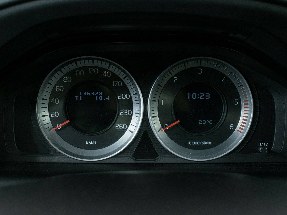 Купить Volvo XC60 с пробегом. Фото: #13