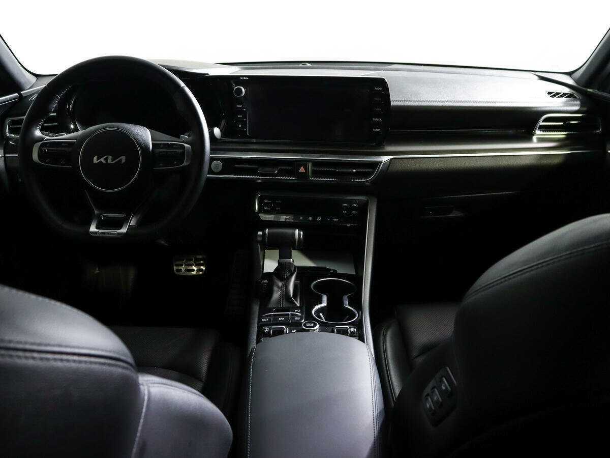 Купить Kia K5 с пробегом. Фото: #9
