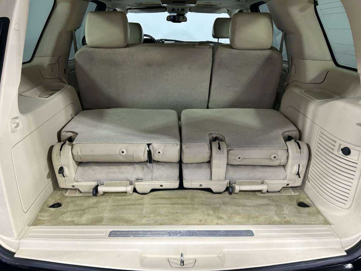 Купить Cadillac Escalade с пробегом. Фото: #18