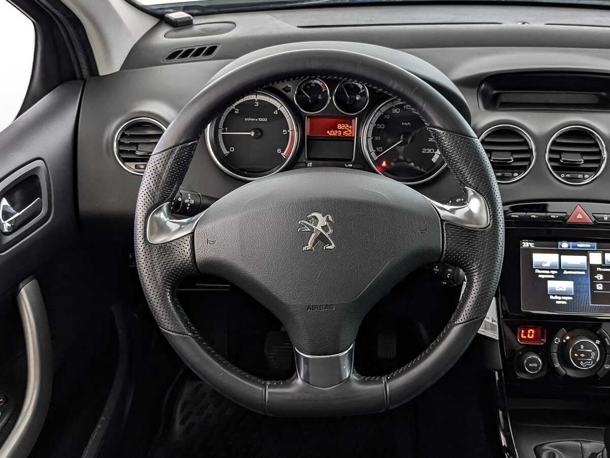 Купить Peugeot 408 с пробегом. Фото: #17