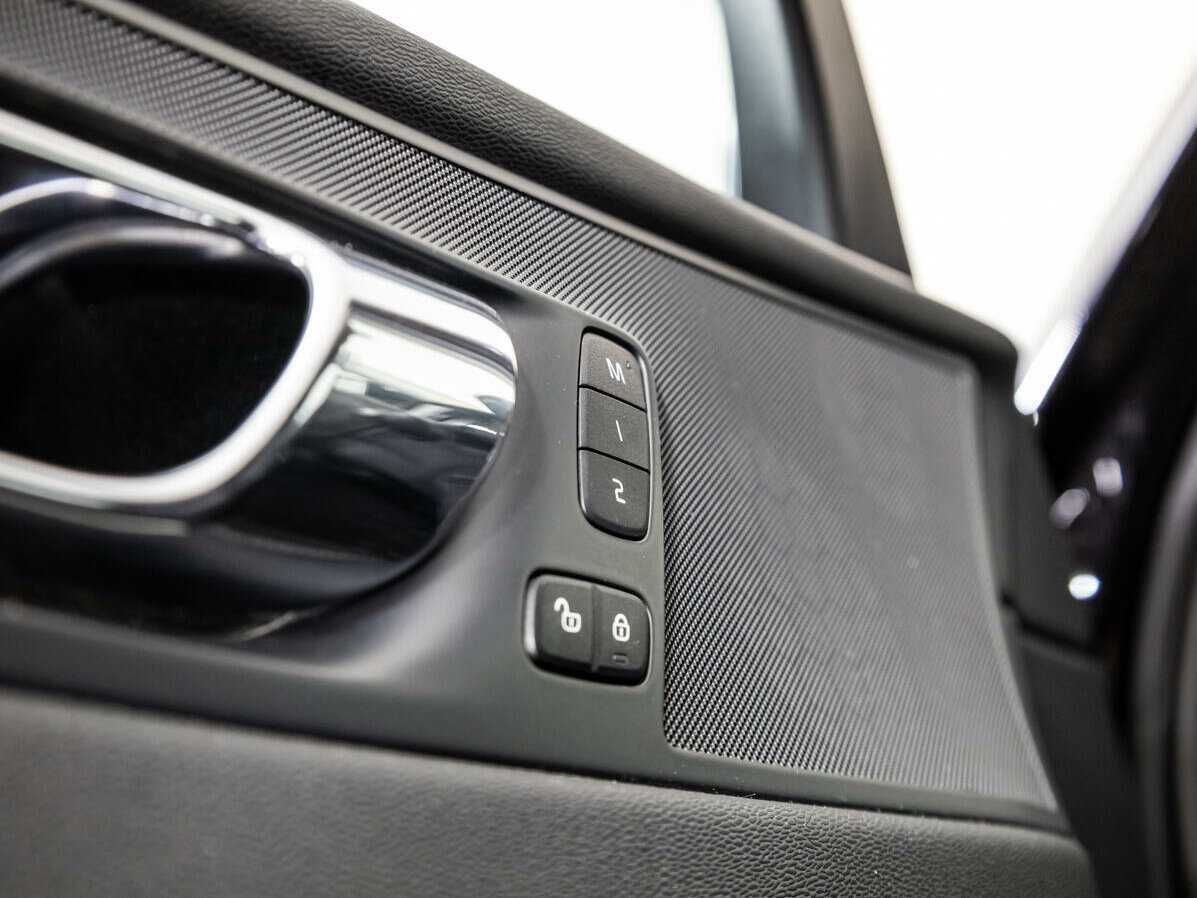 Купить Volvo XC60 с пробегом. Фото: #12