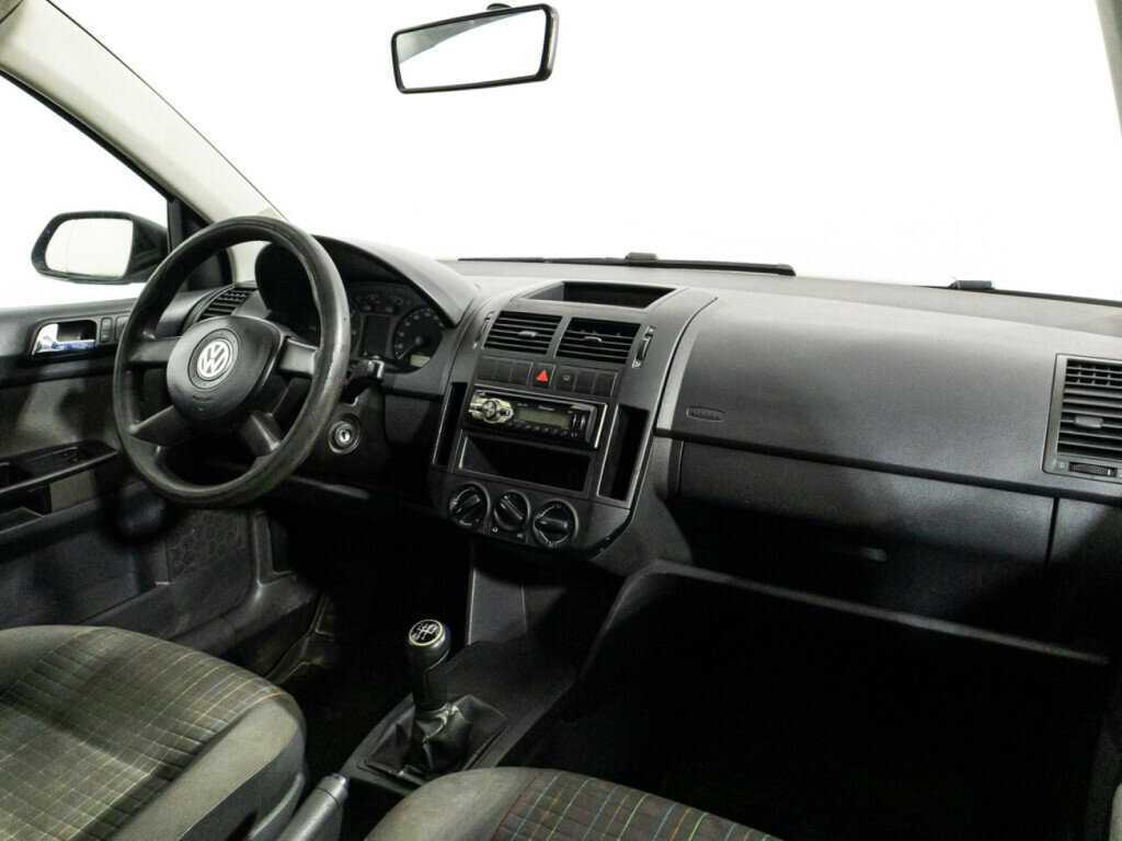 Купить Volkswagen Polo с пробегом. Фото: #8