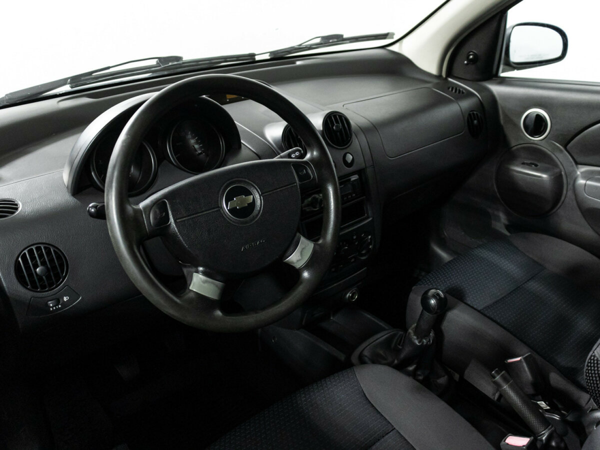 Купить Chevrolet Aveo с пробегом. Фото: #10