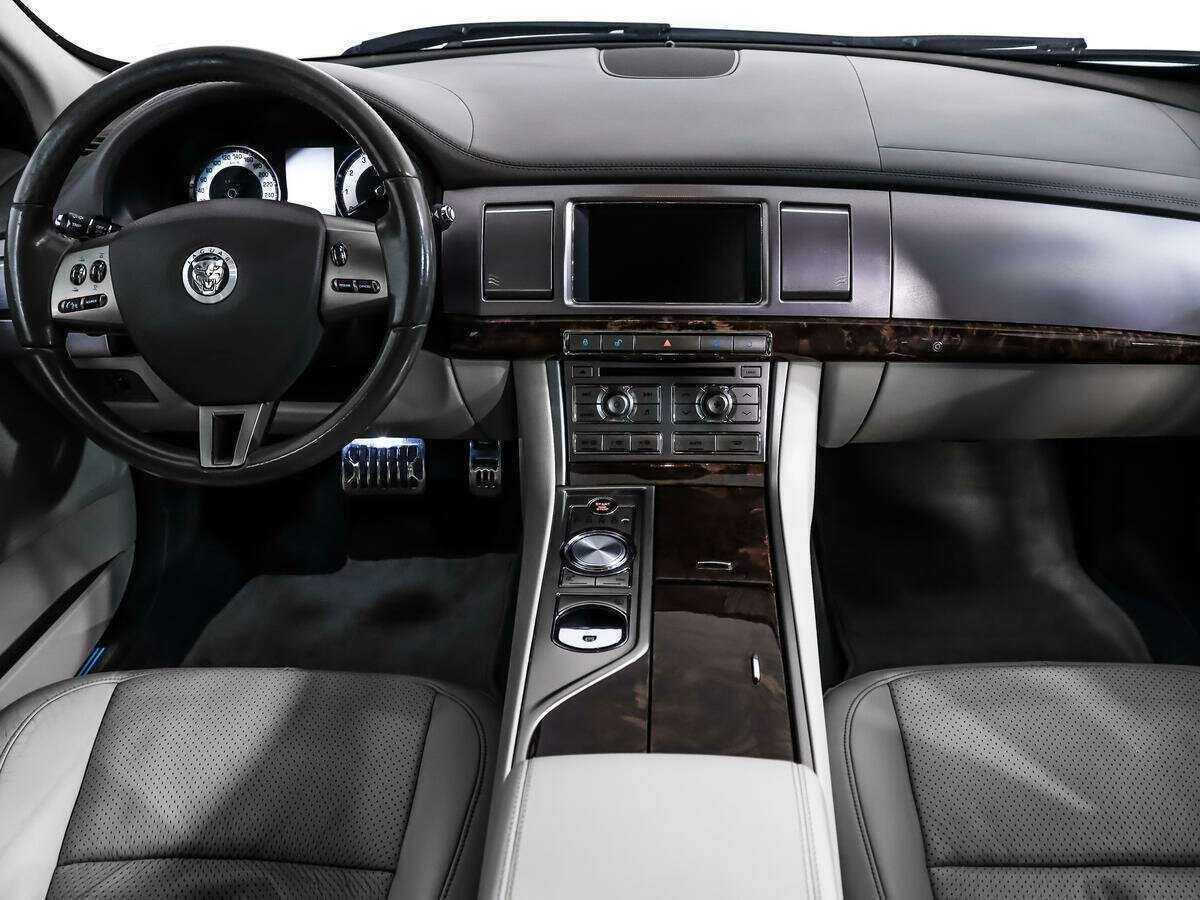 Купить Jaguar XF с пробегом. Фото: #14