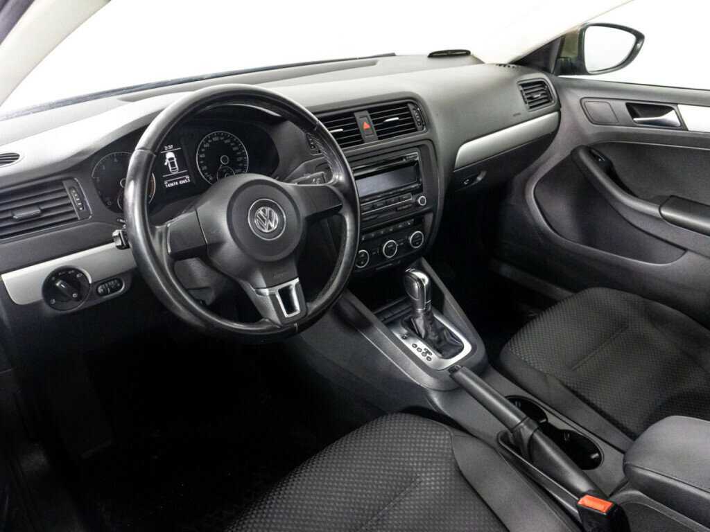 Купить Volkswagen Jetta с пробегом. Фото: #10
