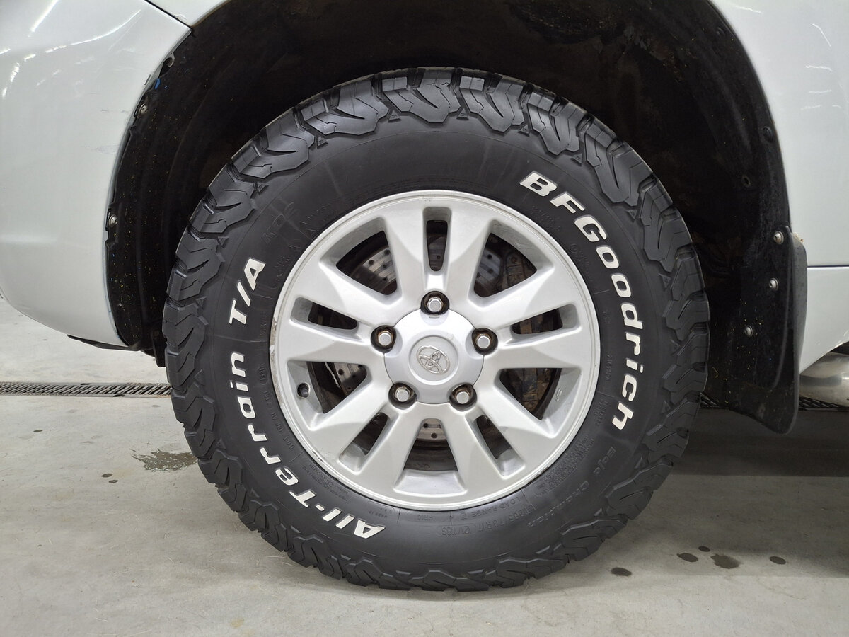 Купить Toyota Land Cruiser с пробегом. Фото: #17