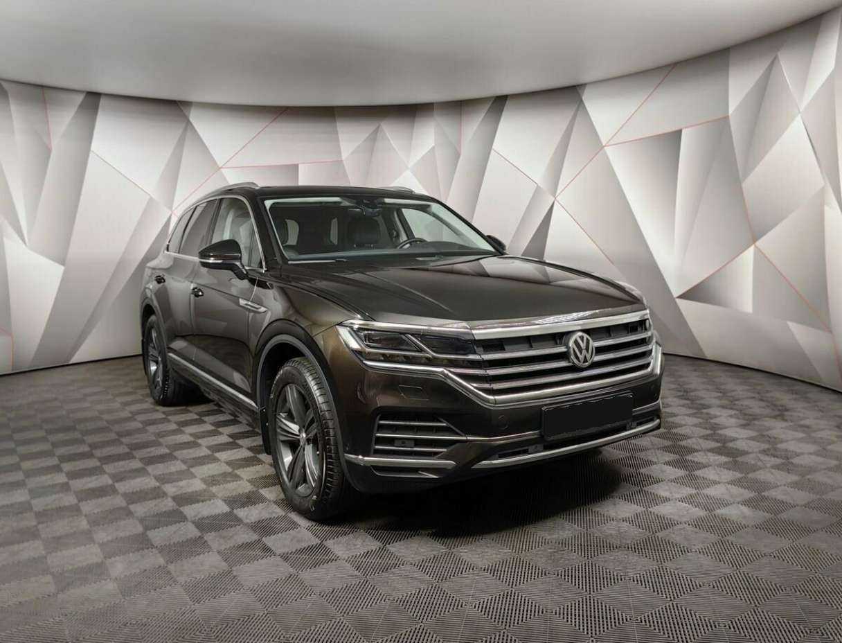 Купить Volkswagen Touareg с пробегом. Фото: #2