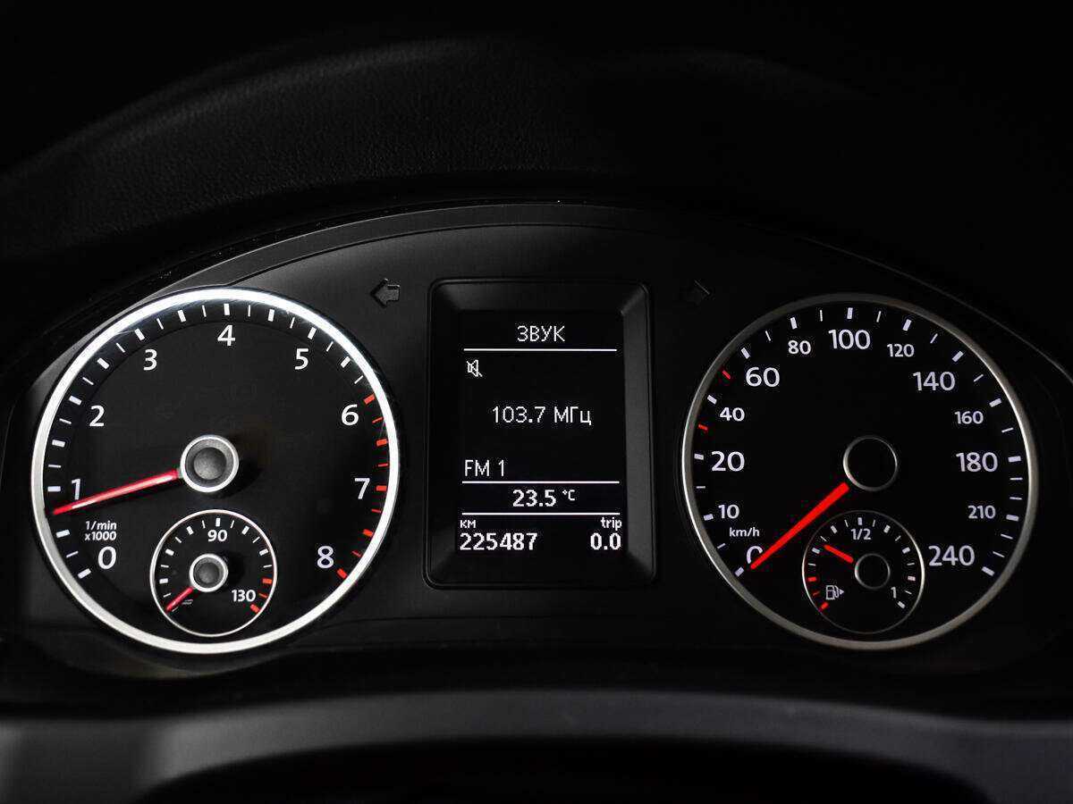 Купить Volkswagen Tiguan с пробегом. Фото: #8
