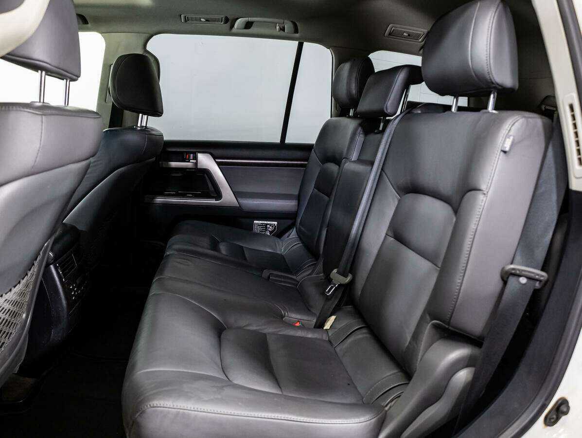 Купить Toyota Land Cruiser с пробегом. Фото: #7