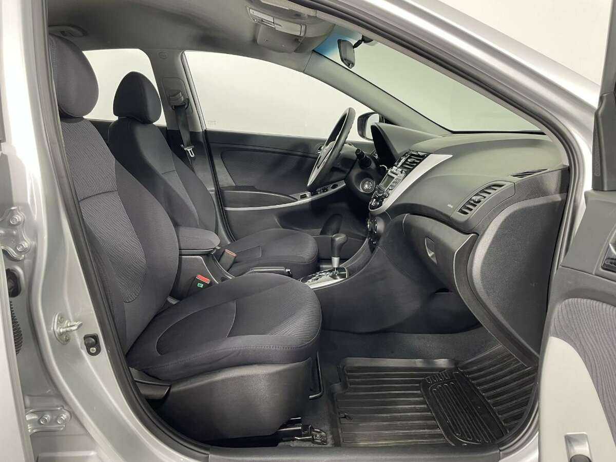 Купить Hyundai Solaris с пробегом. Фото: #13