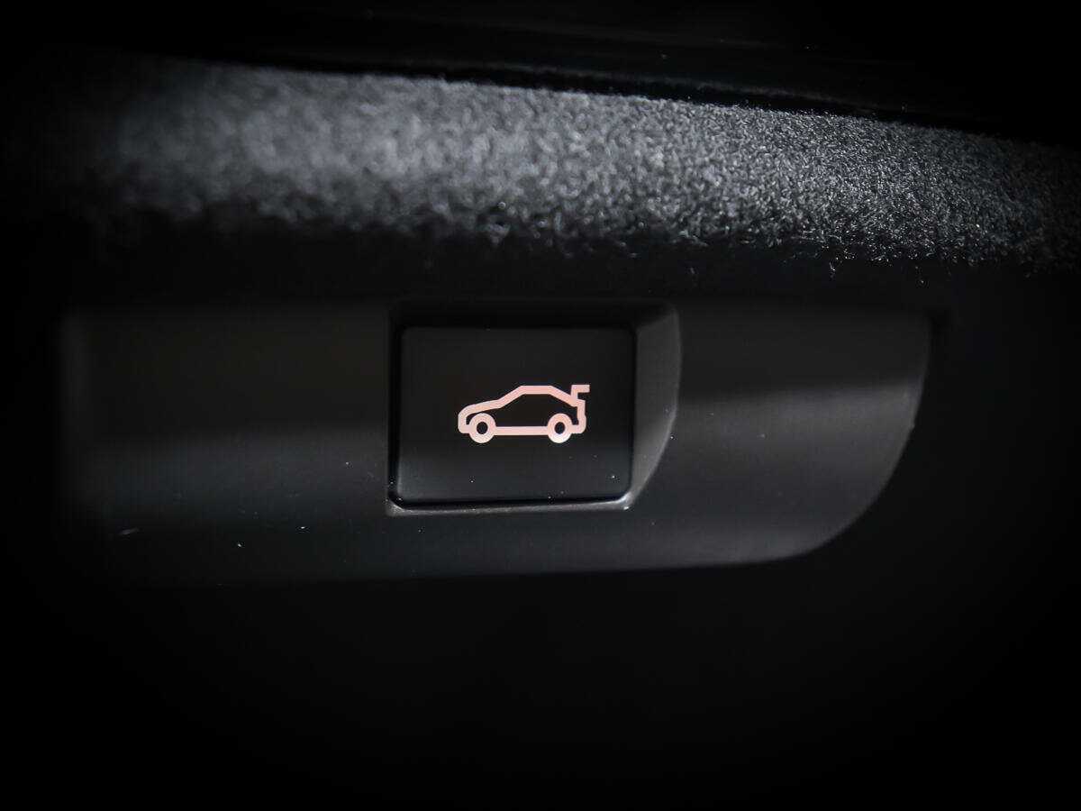 Купить Toyota Camry с пробегом. Фото: #21