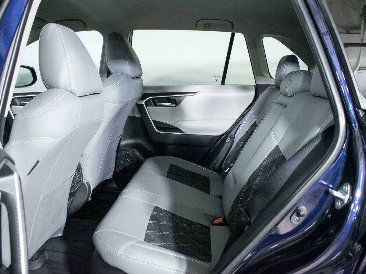 Купить Toyota RAV4 с пробегом. Фото: #9