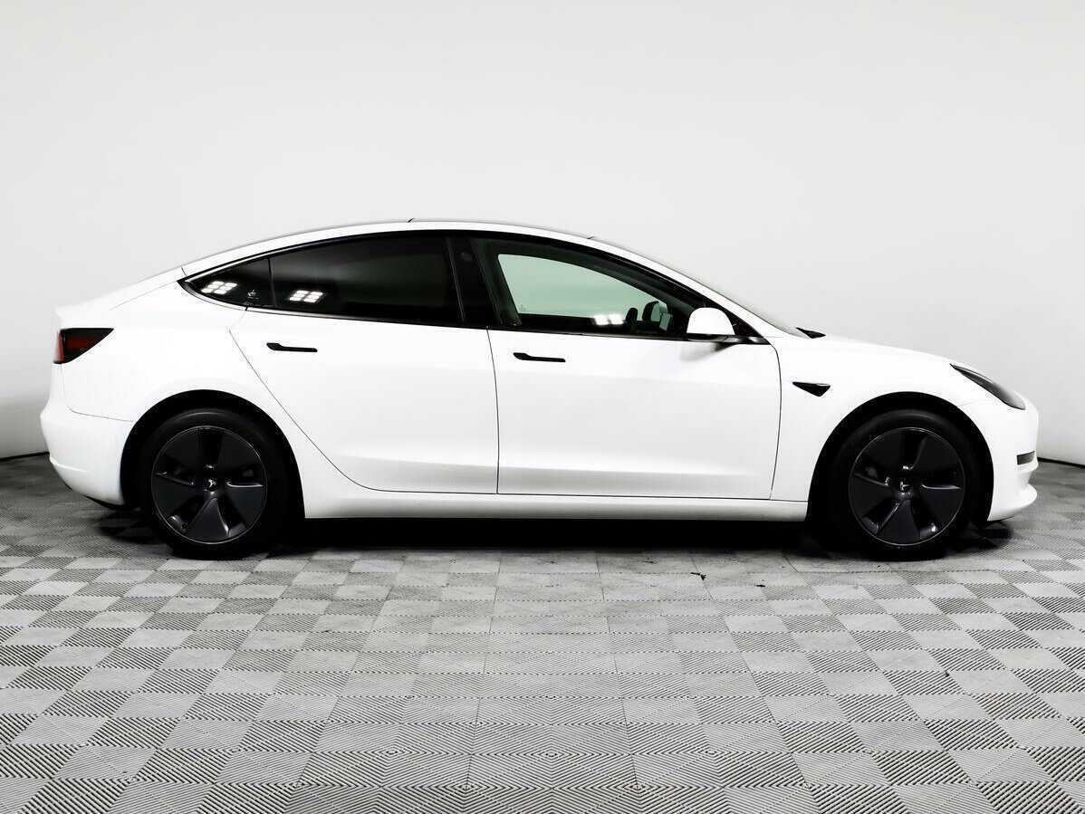 Купить Tesla Model 3 с пробегом. Фото: #3