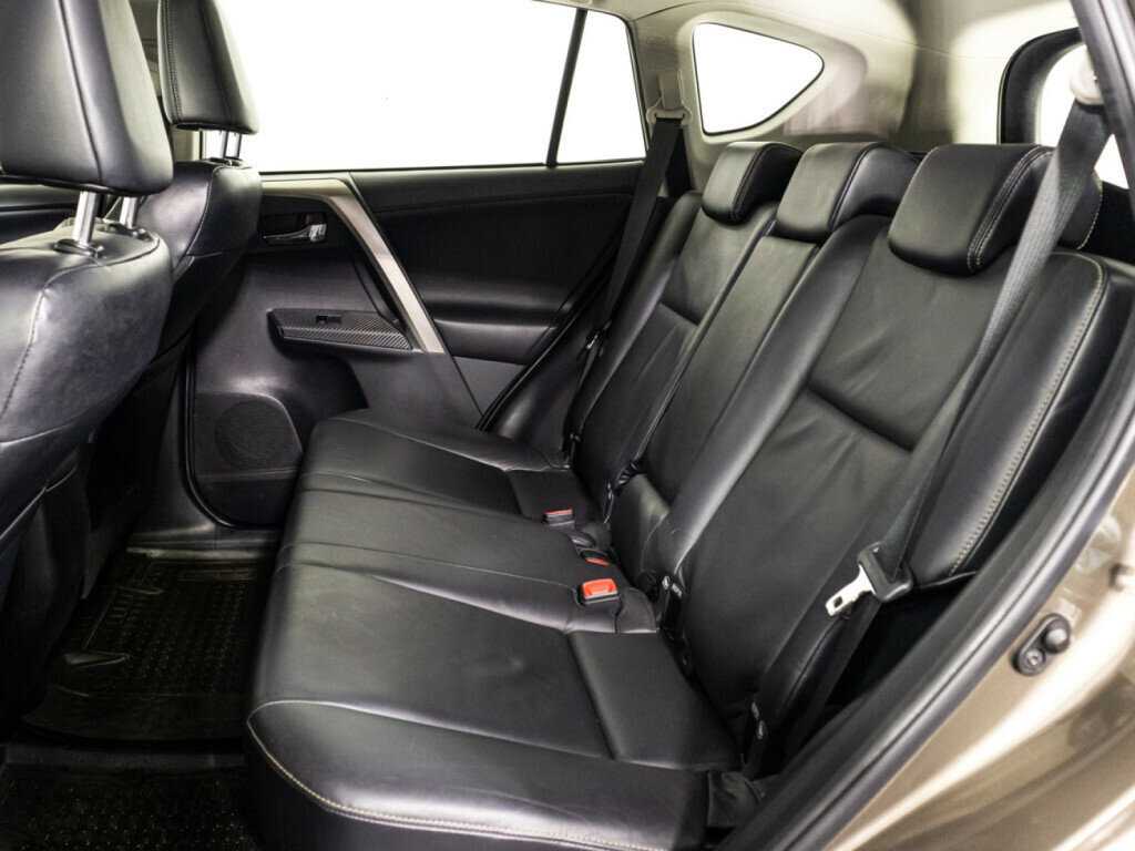 Купить Toyota RAV4 с пробегом. Фото: #9