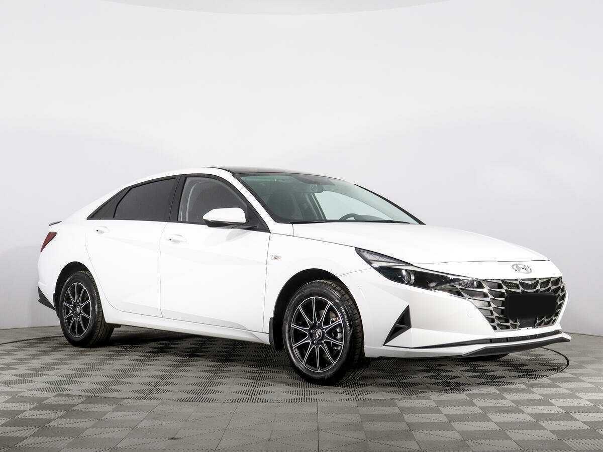 Купить Hyundai Elantra с пробегом. Фото: #2