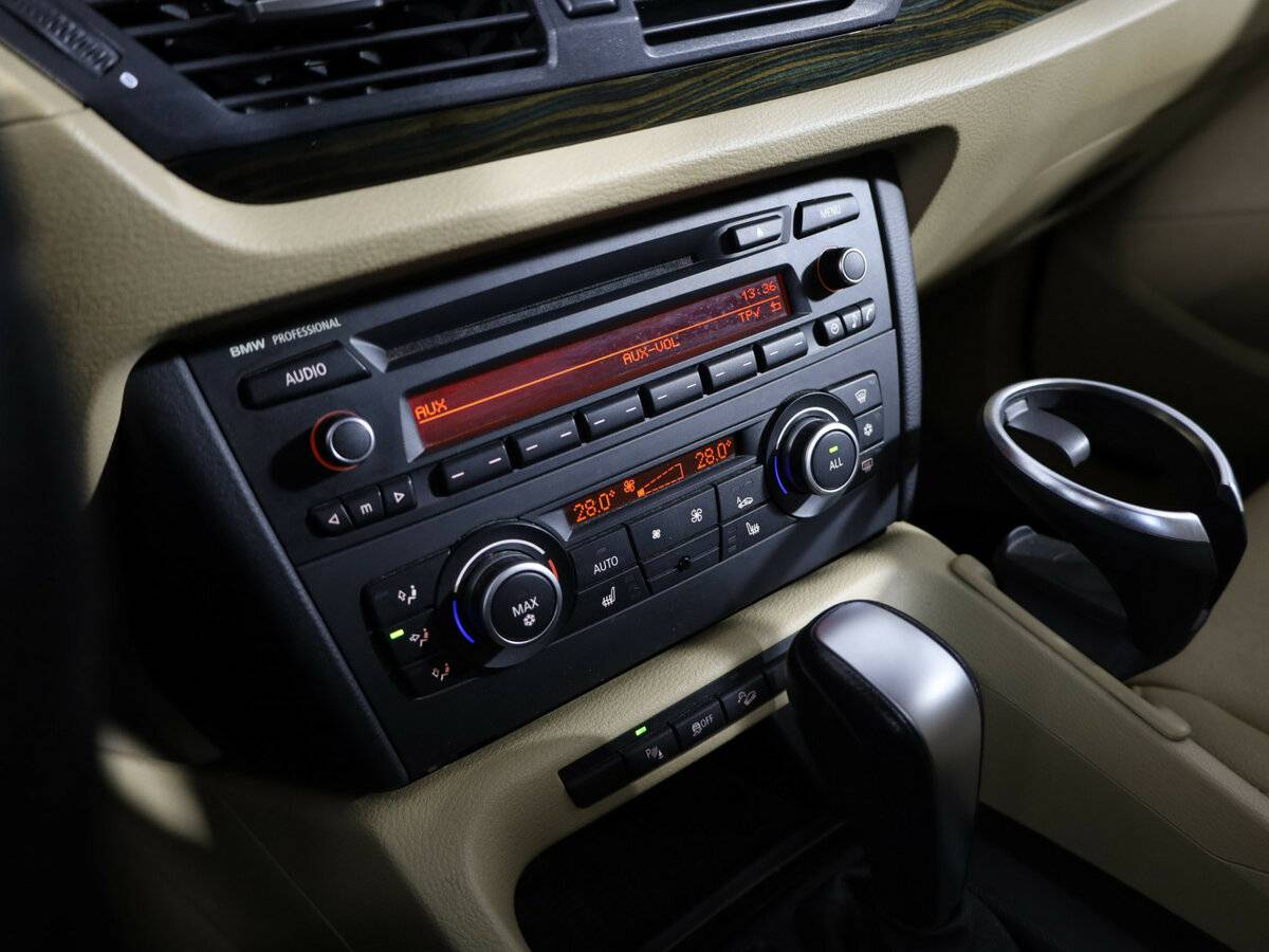 Купить BMW X1 с пробегом. Фото: #17