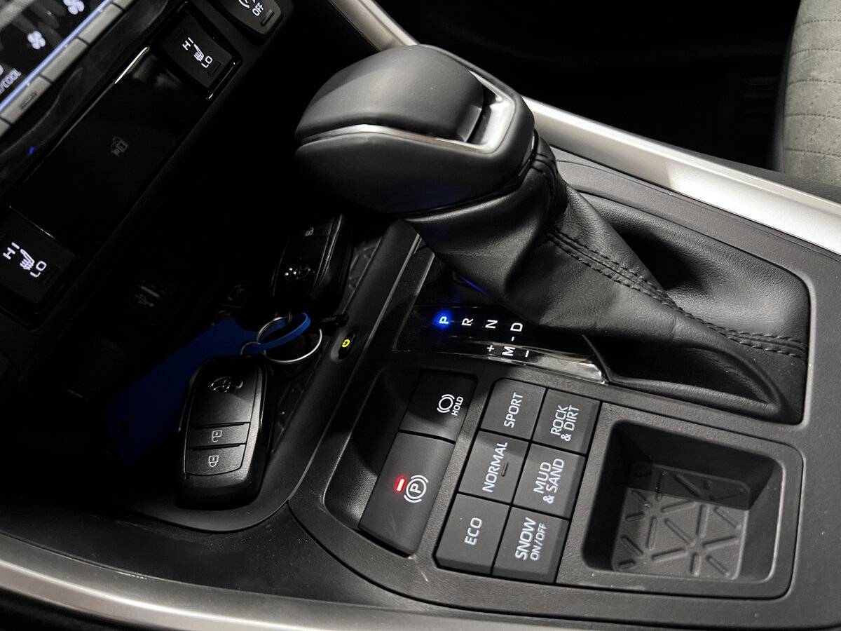Купить Toyota RAV4 с пробегом. Фото: #19