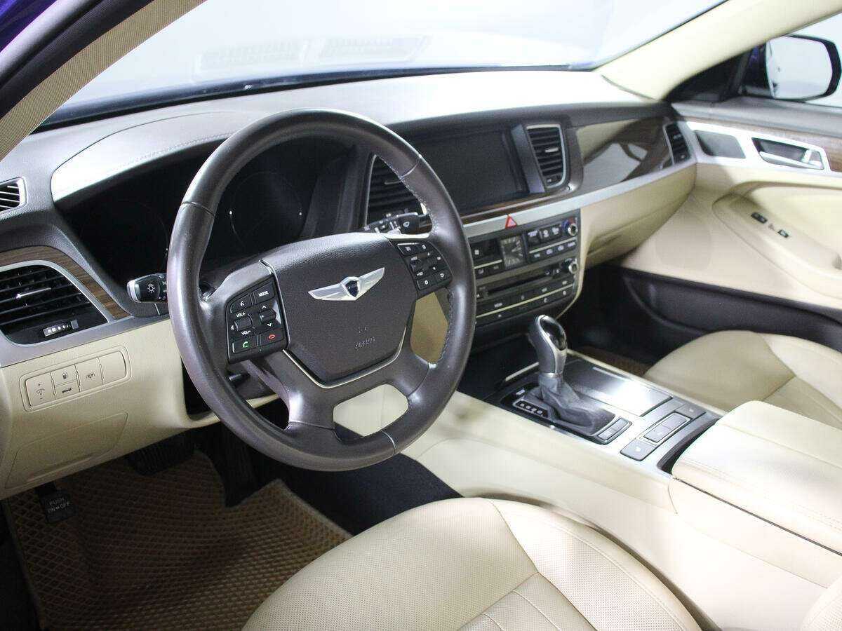 Купить Hyundai Genesis с пробегом. Фото: #11