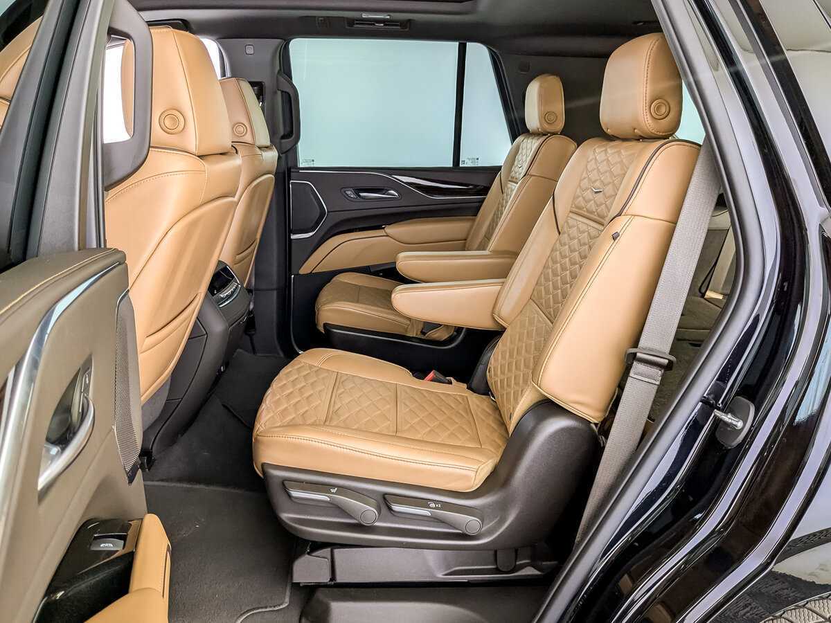 Купить Cadillac Escalade с пробегом. Фото: #11