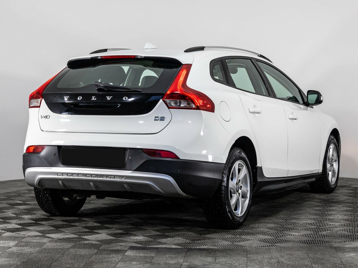 Купить Volvo V40 Cross Country с пробегом. Фото: #3
