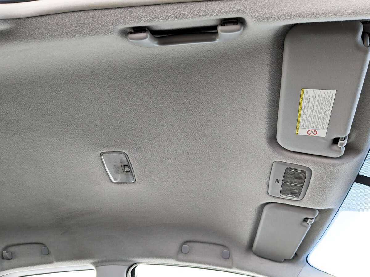 Купить Toyota Yaris с пробегом. Фото: #17