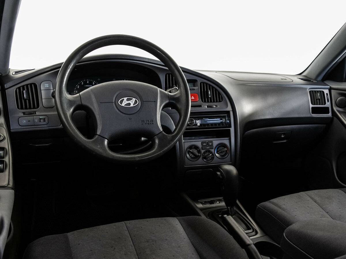 Купить Hyundai Elantra с пробегом. Фото: #10