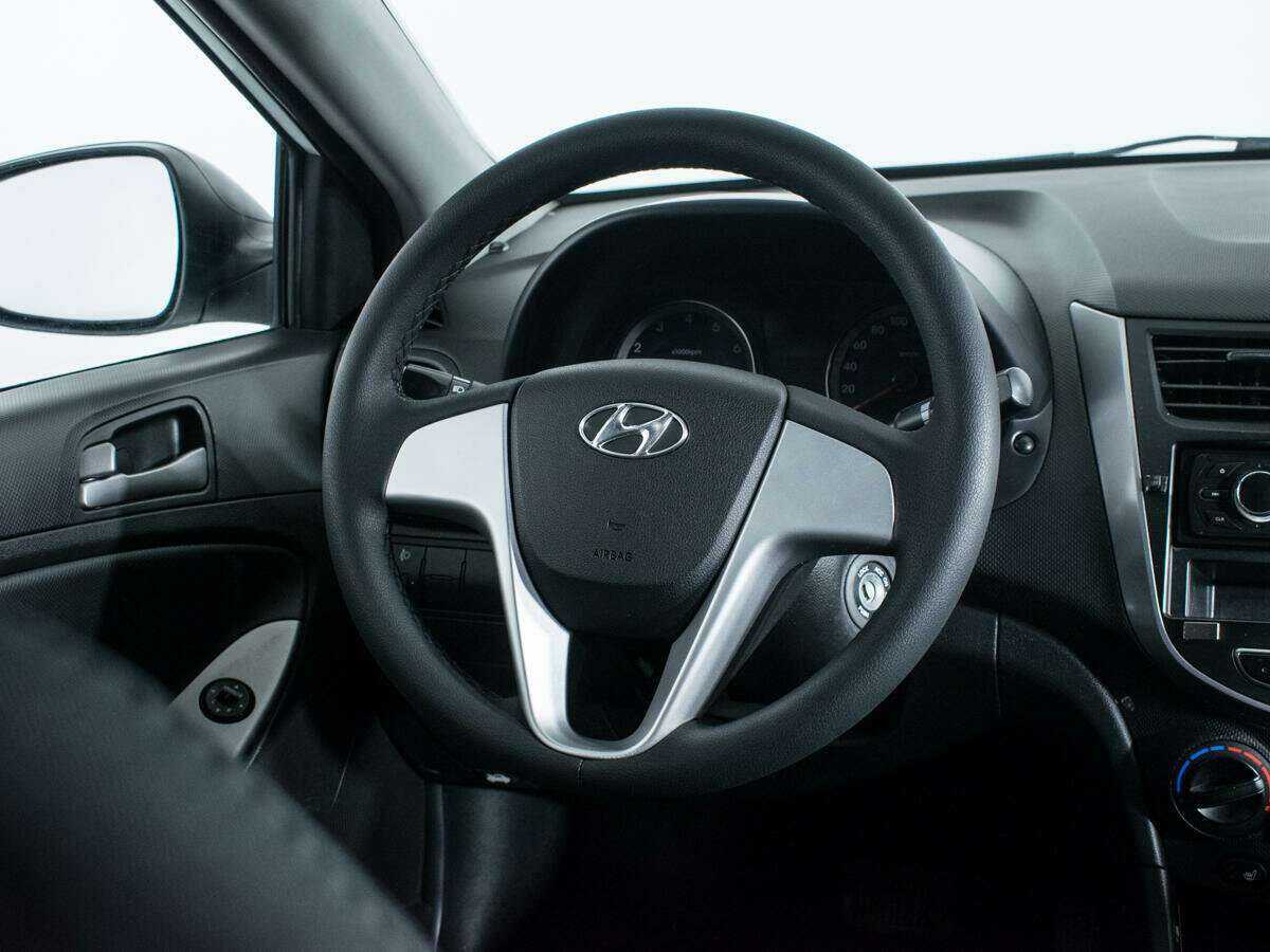 Купить Hyundai Solaris с пробегом. Фото: #13