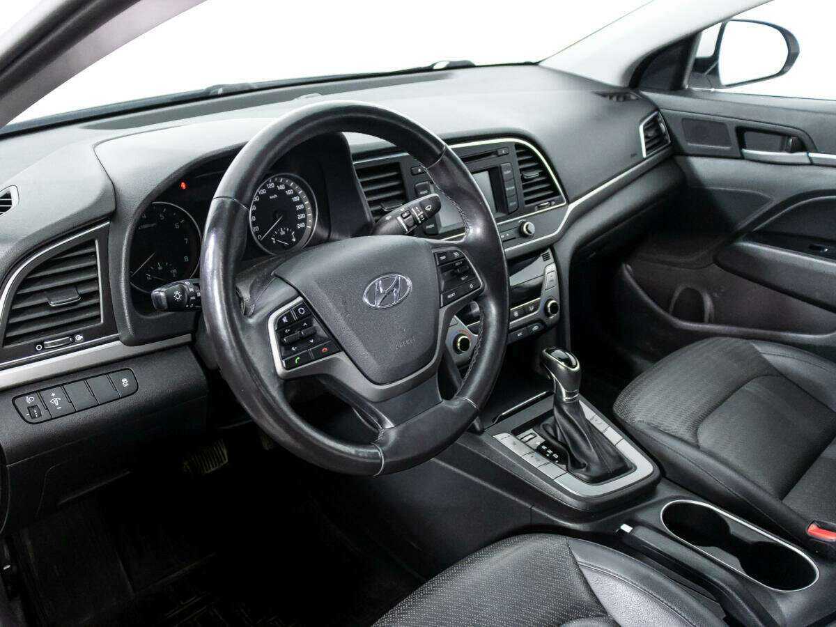 Купить Hyundai Elantra с пробегом. Фото: #10