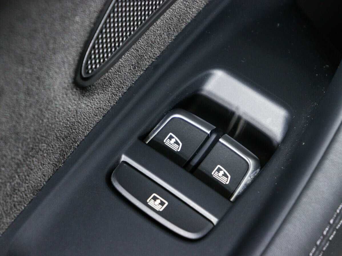 Купить Audi A8 с пробегом. Фото: #16